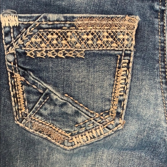 Maurices Medium Sandblasted Wash Denim Jeans - Picture 7 of 9